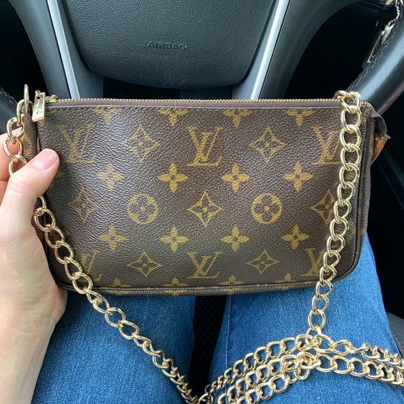 Louis Vuitton Handbags - Authentic Louis Vuitton Crossbody pochette purse